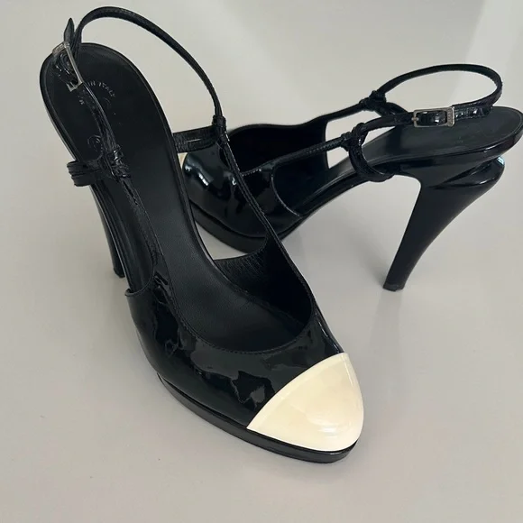 CHANEL VINTAGE Black and white Slingback Patent Pumps - Picture 2 of 7